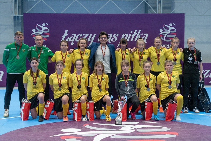 Srebrne łzy katowiczanek w finale Młodzieżowych Mistrzostw Polski w Futsalu w kategorii u 14 dziewcząt