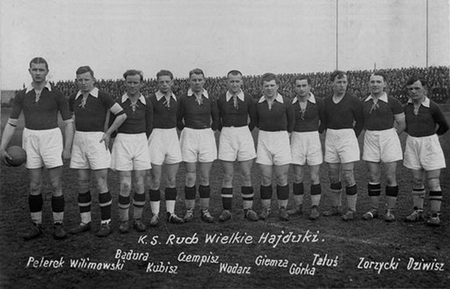 Z kart Historii 100-lecia Śląskiego Związku Piłki Nożnej: Hajduki Wielkie - wielka piłka