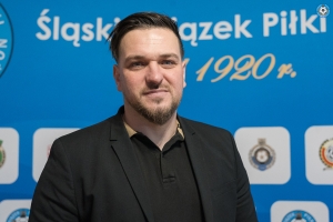 To nie jest „człowiek orkiestra”, to już „chodząca filharmonia”
